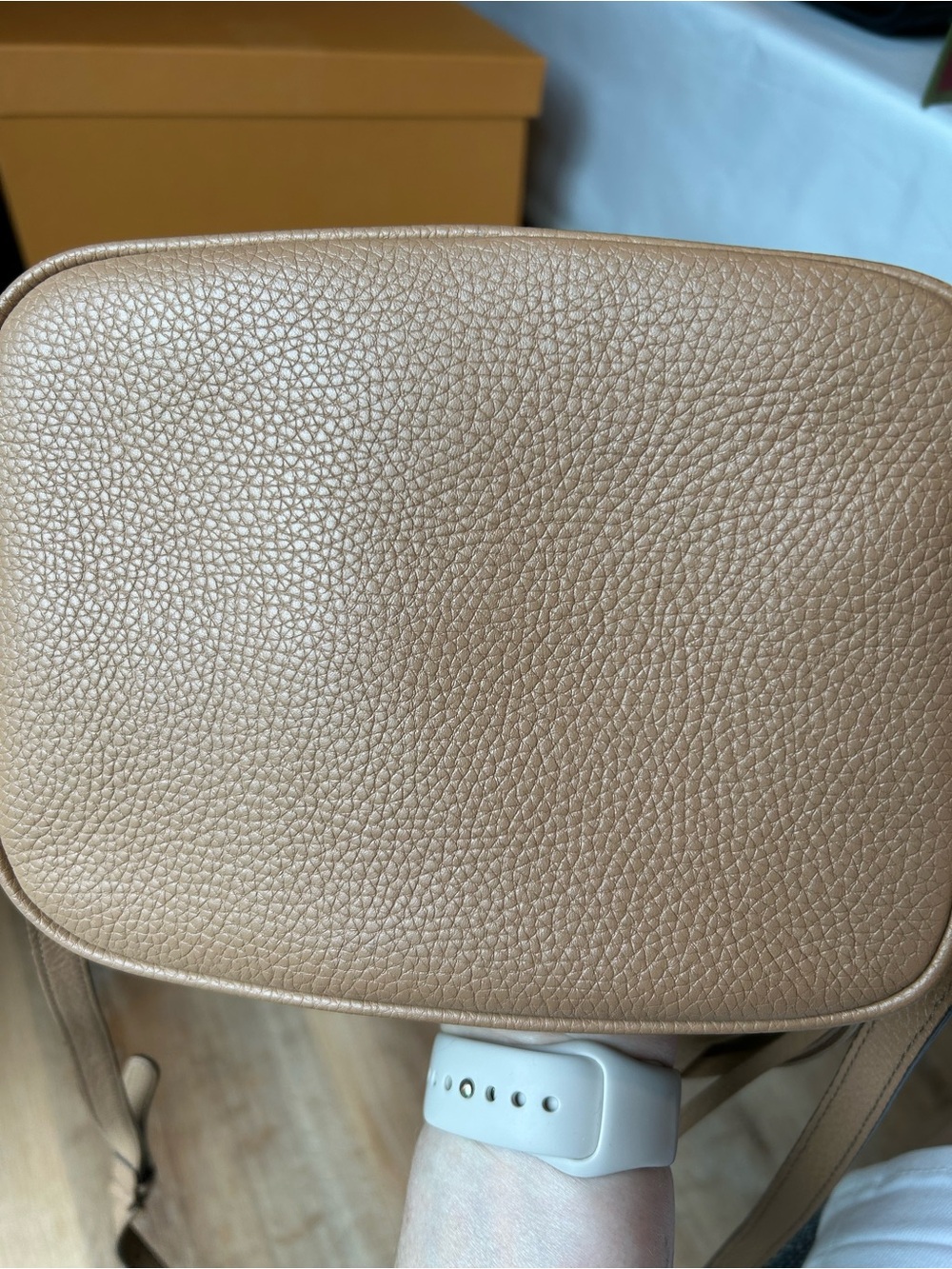 Gucci Beige Pebbled Leather Disco Crossbody with Tassel - Picture 4 of 11